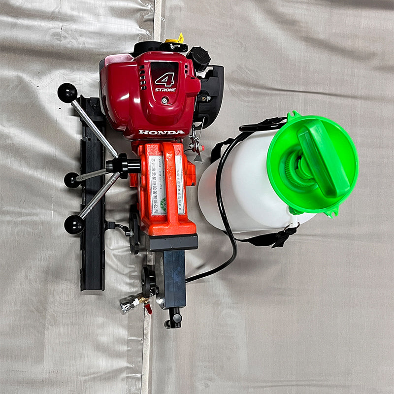Lu Yun Internal combustion drilling machine