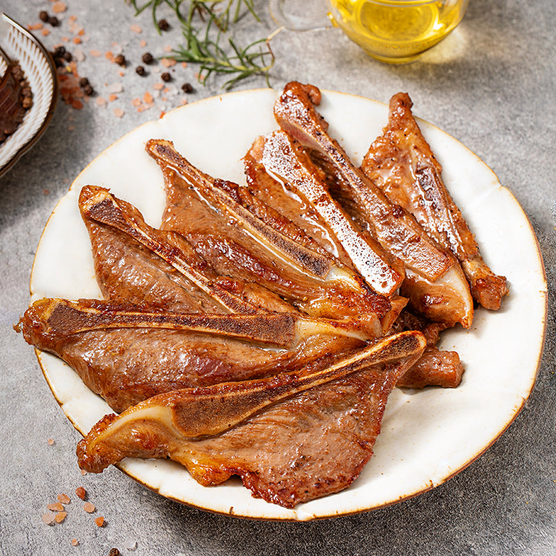 ruyisanbao  Scallop bone Strictly selected pork scallop bone with high meat content has a rich flavour and is suitable for a variety of cooking methods.