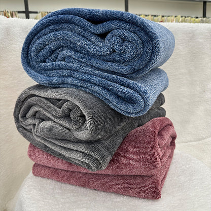 huade Cationic Flannel Blanket  The sofa blanket is thickened to increase simplicity and leisure