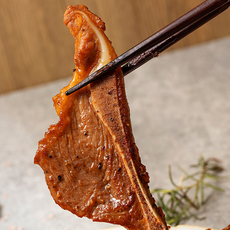 ruyisanbao  Scallop bone Strictly selected pork scallop bone with high meat content has a rich flavour and is suitable for a variety of cooking methods.