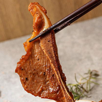 ruyisanbao  Scallop bone Strictly selected pork scallop bone with high meat content has a rich flavour and is suitable for a variety of cooking methods.