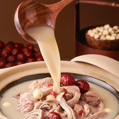 ruyisanbao Pork belly and chicken soup with peppers Nutritious and full of flavour