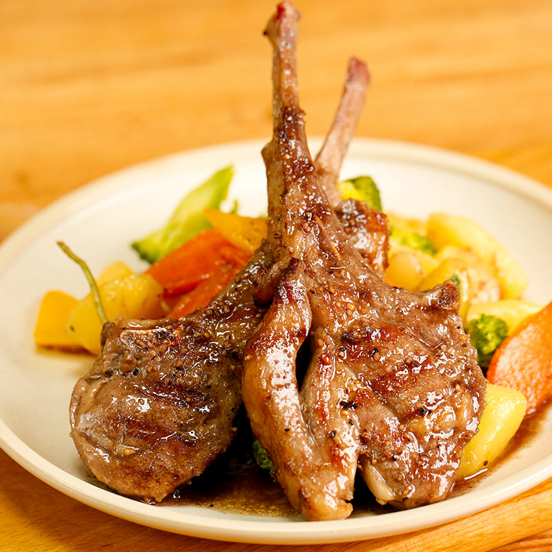 ruyisanbao  French style lamb chops Selected lamb chops in a light dressing, sliced in a nutritious way suitable for a variety of cooking methods.